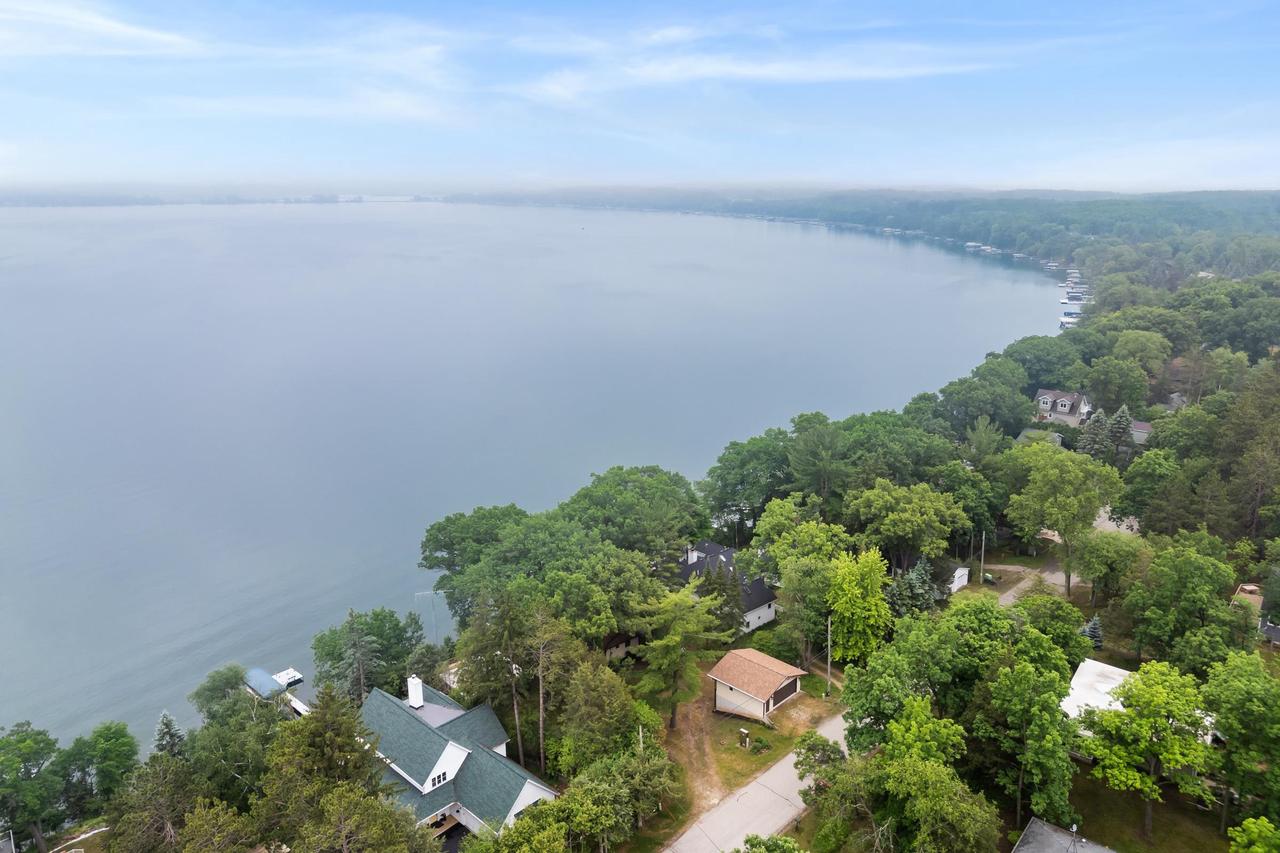 N4826 N Lakeshore Drive