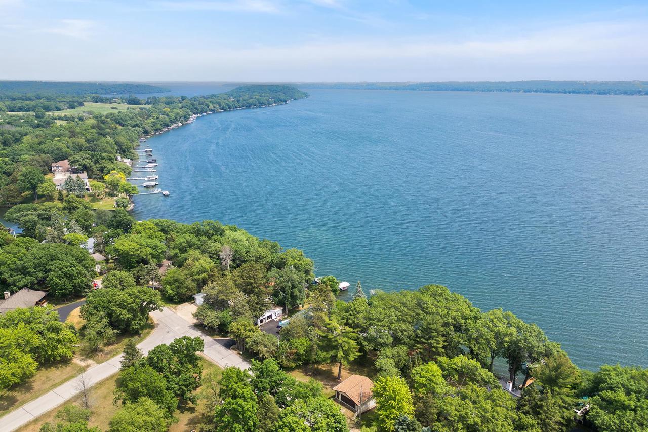 N4826 N Lakeshore Drive