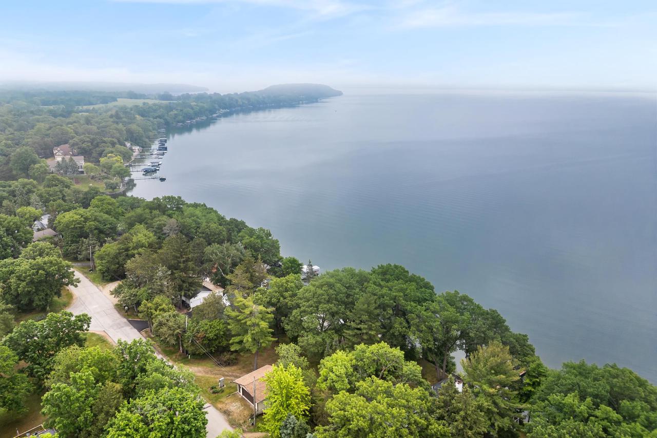 N4826 N Lakeshore Drive