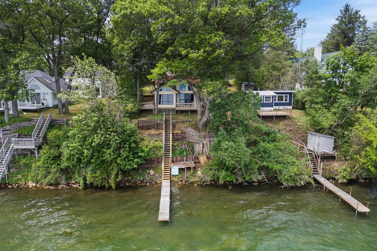 N4826 N Lakeshore Drive