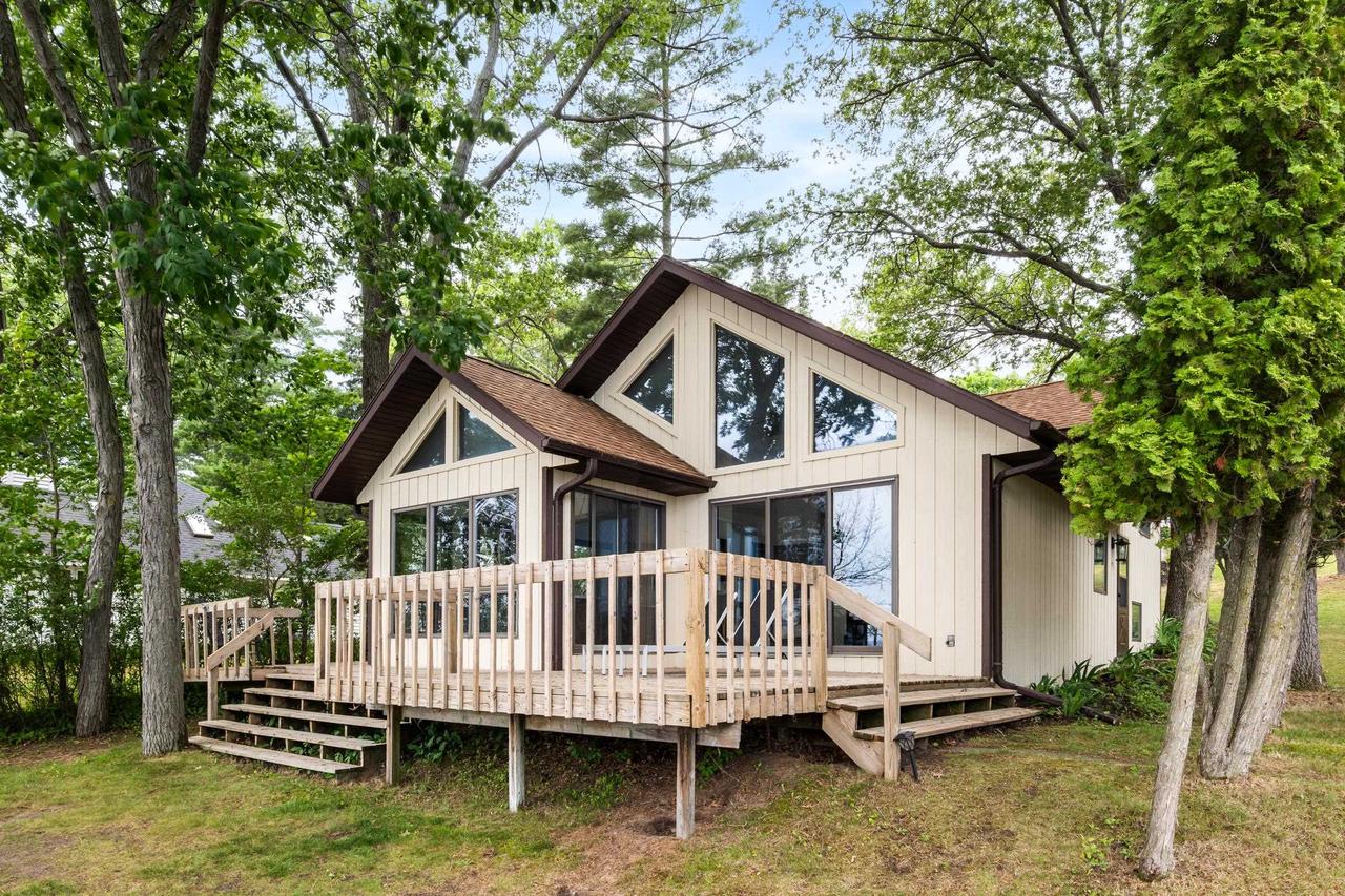 N4826 N Lakeshore Drive