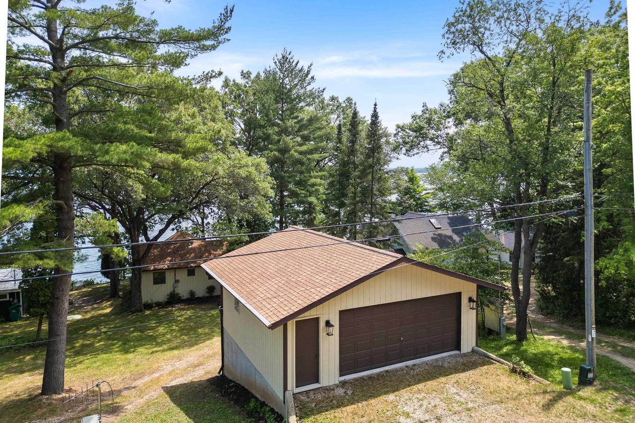 N4826 N Lakeshore Drive