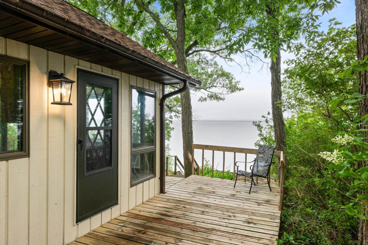 N4826 N Lakeshore Drive