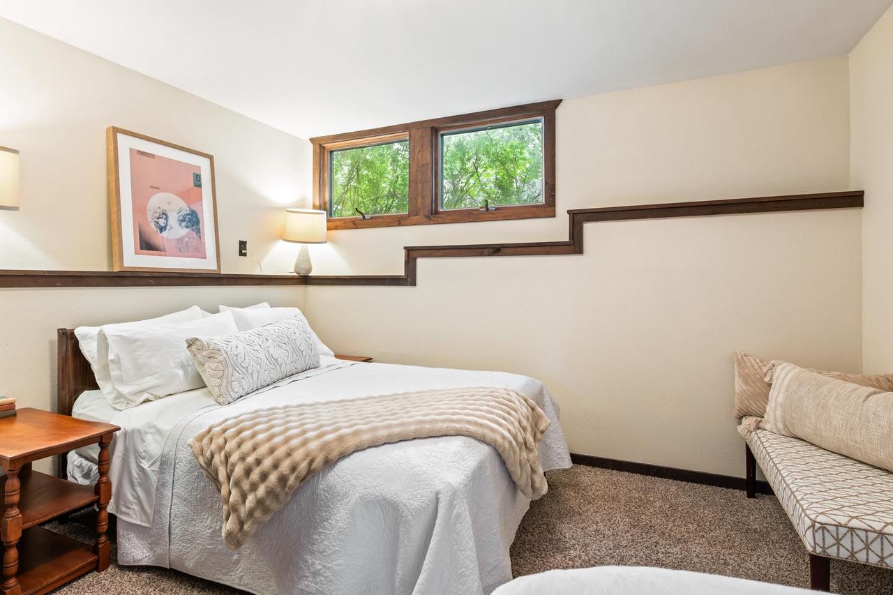 N4826 N Lakeshore Drive