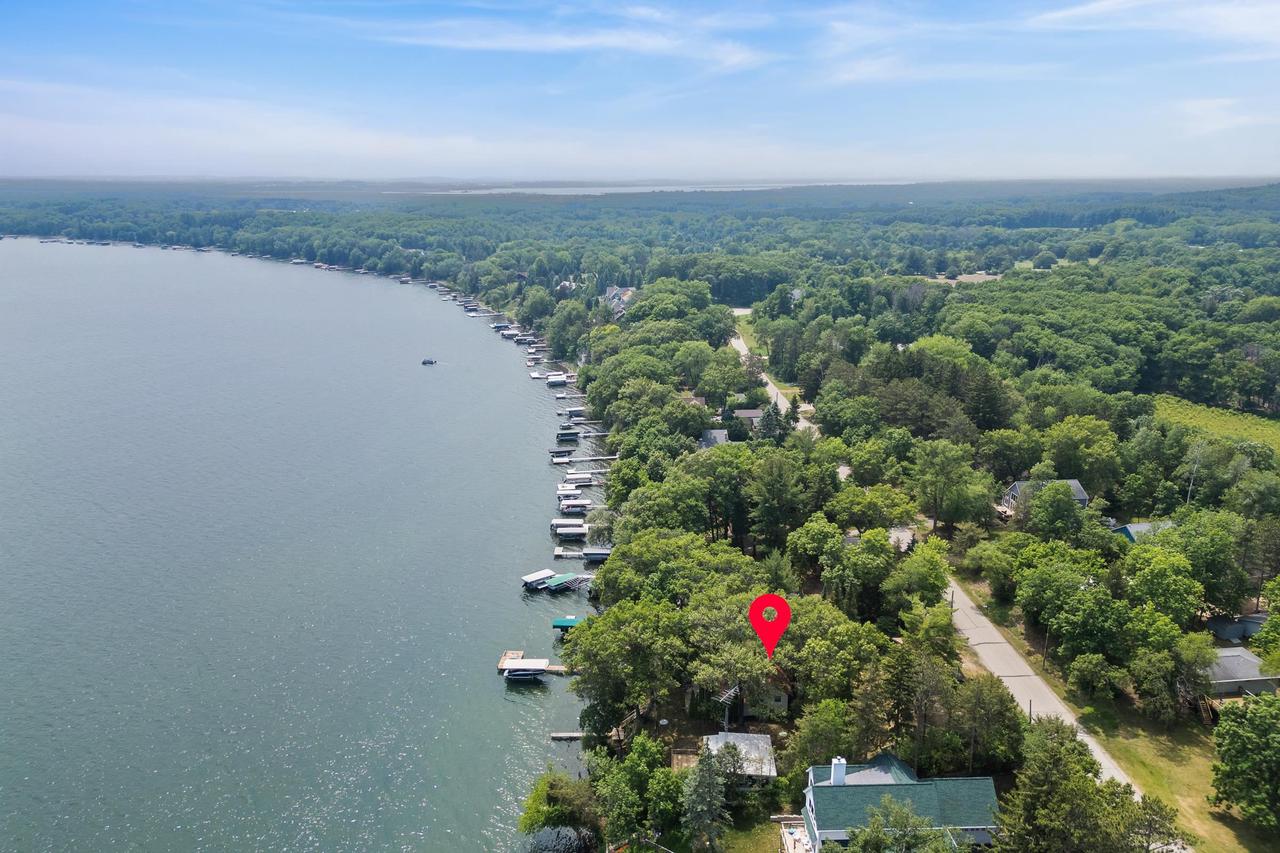 N4826 N Lakeshore Drive