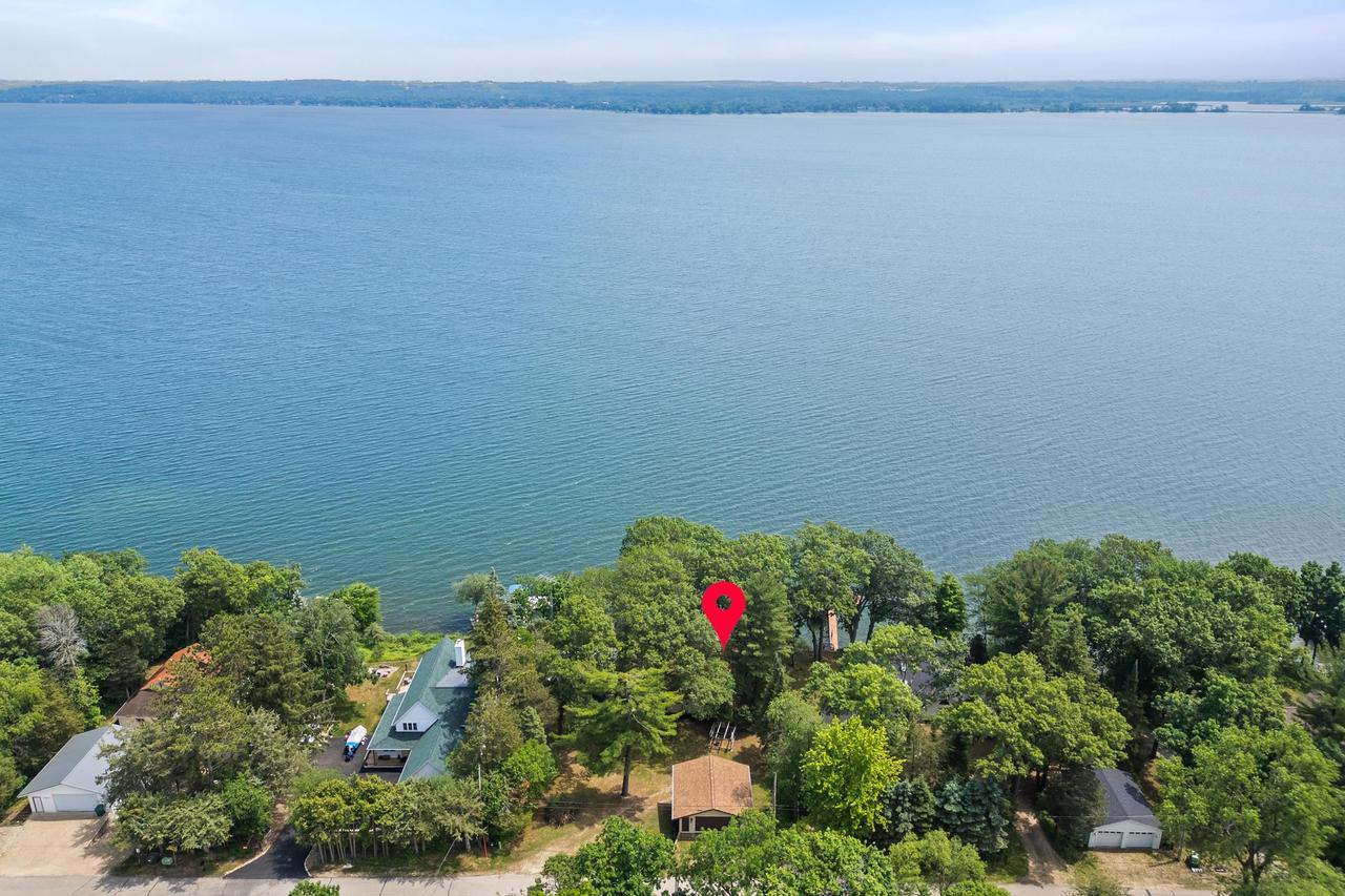 N4826 N Lakeshore Drive