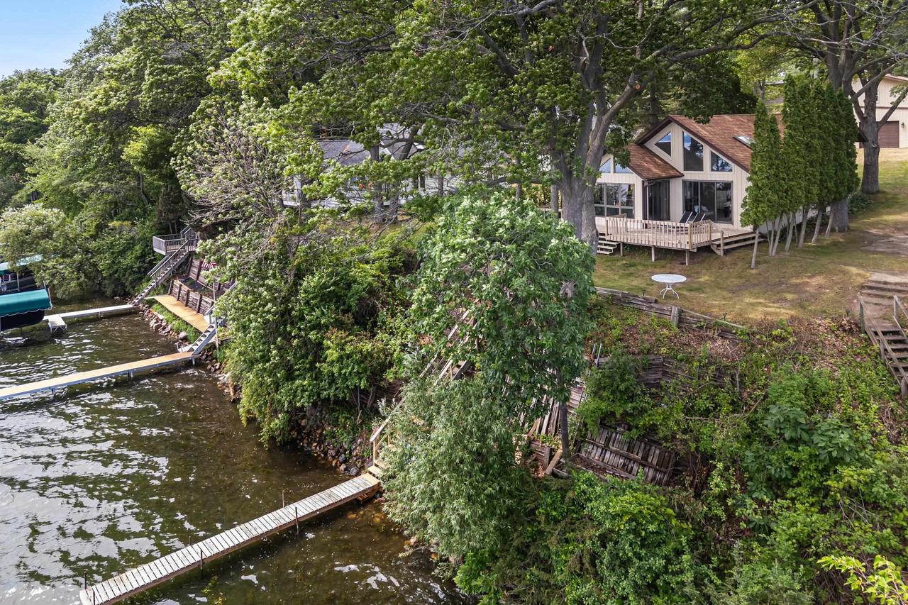 N4826 N Lakeshore Drive