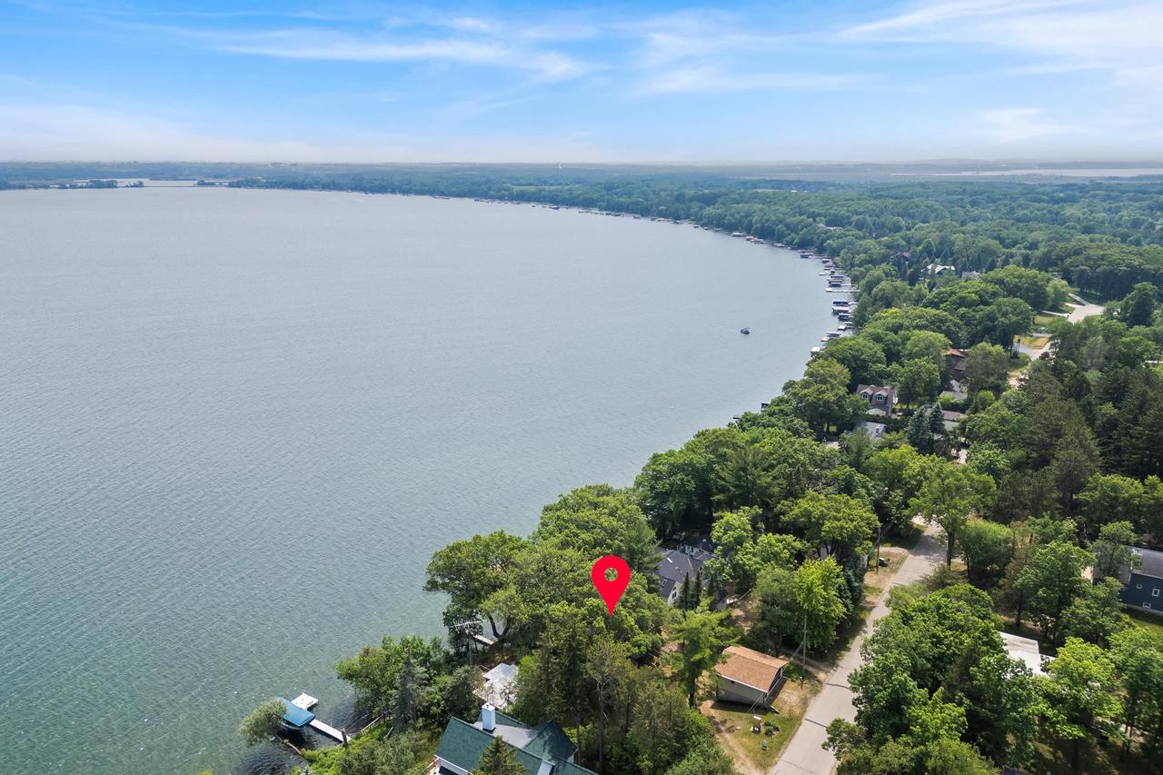 N4826 N Lakeshore Drive