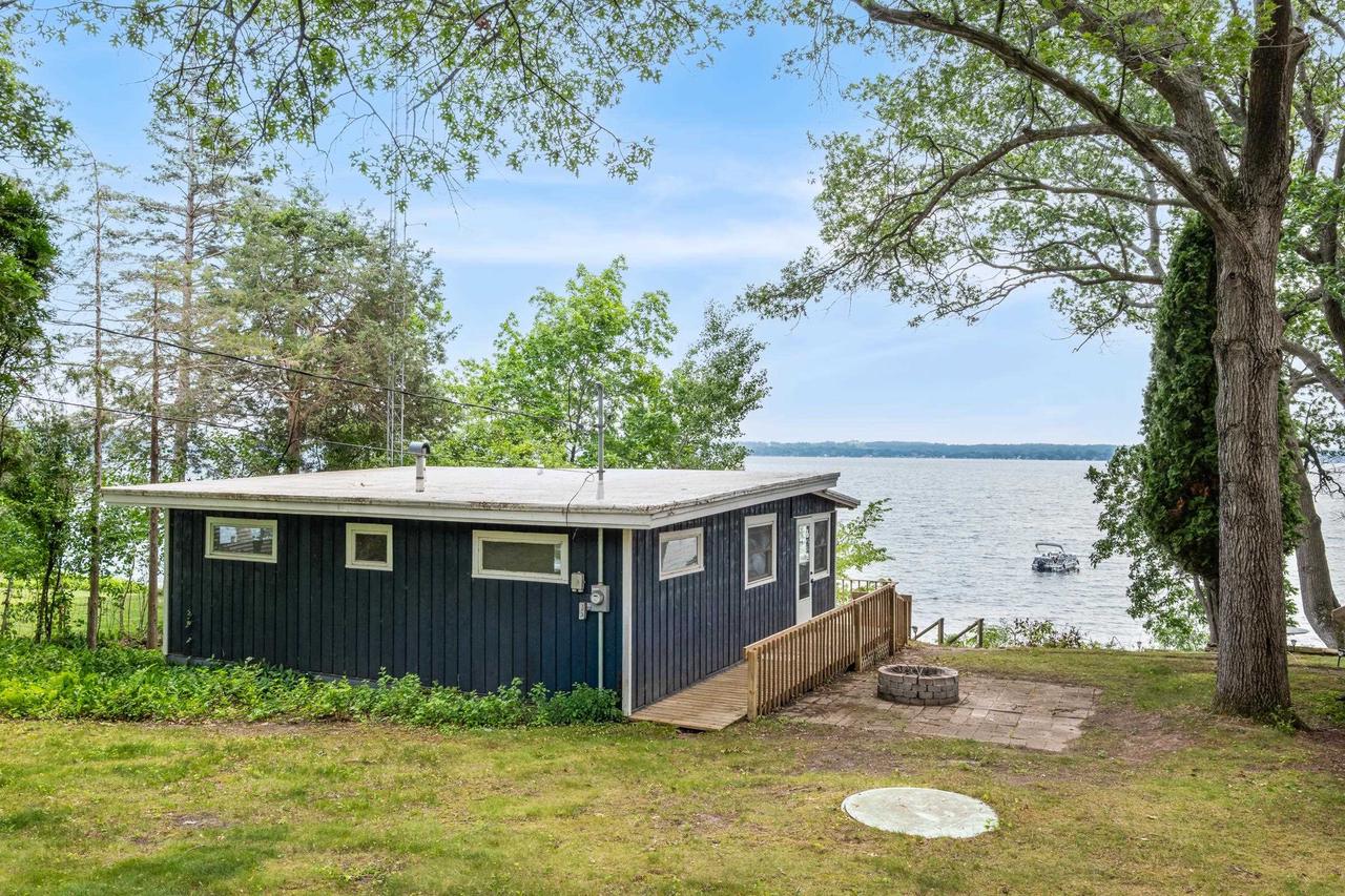N4830 N Lakeshore Drive