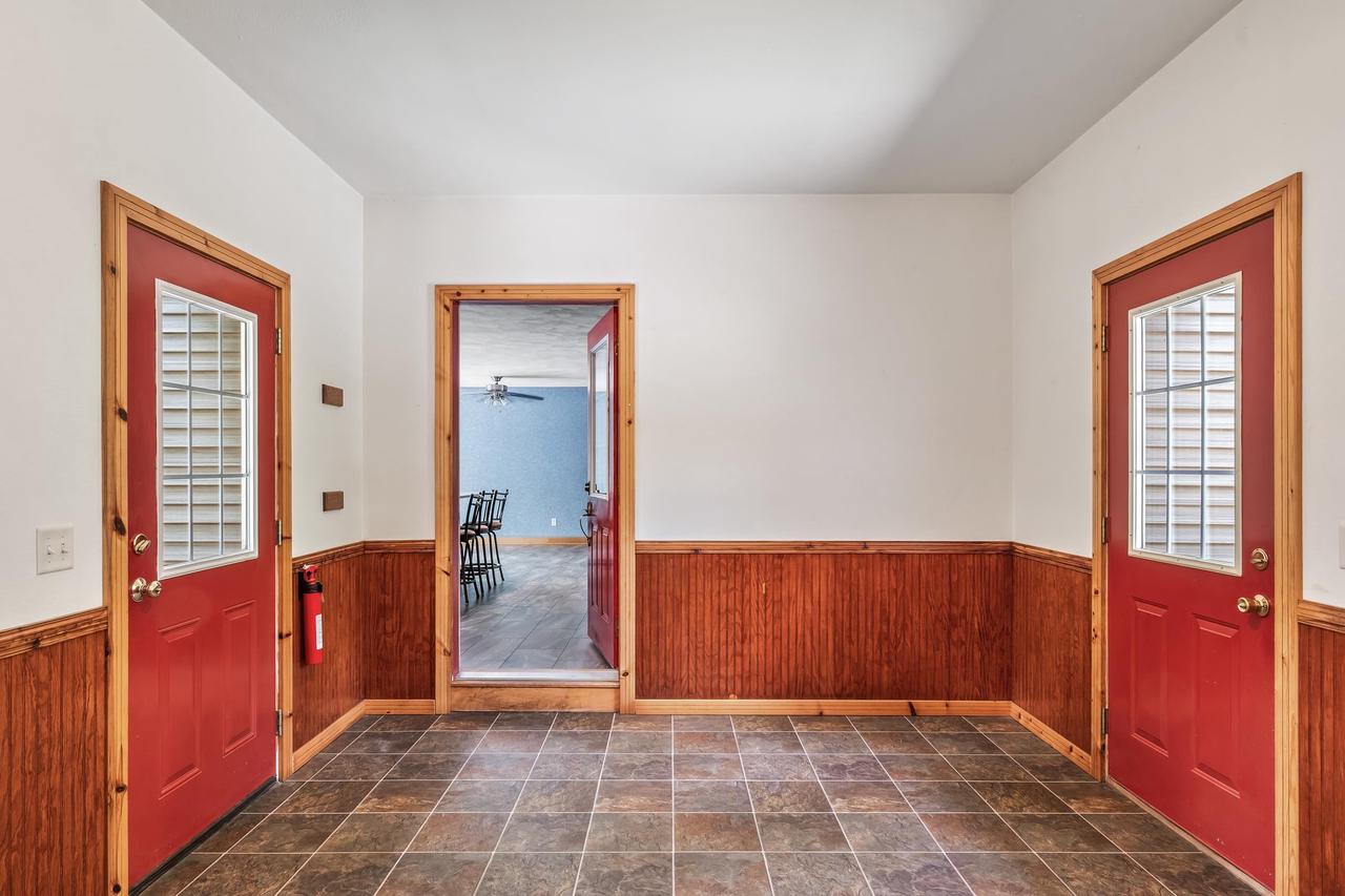 3075 W Grouse Road