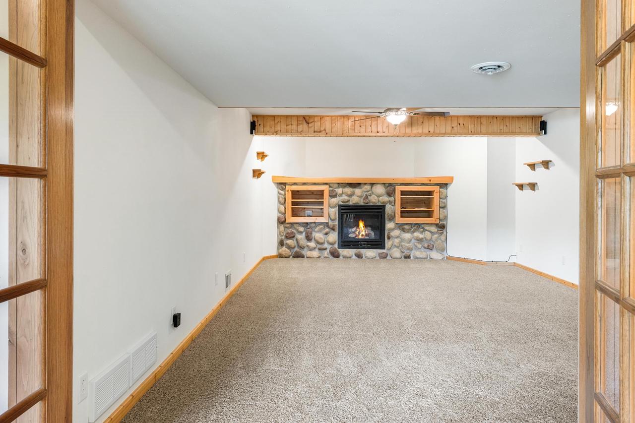 3075 W Grouse Road