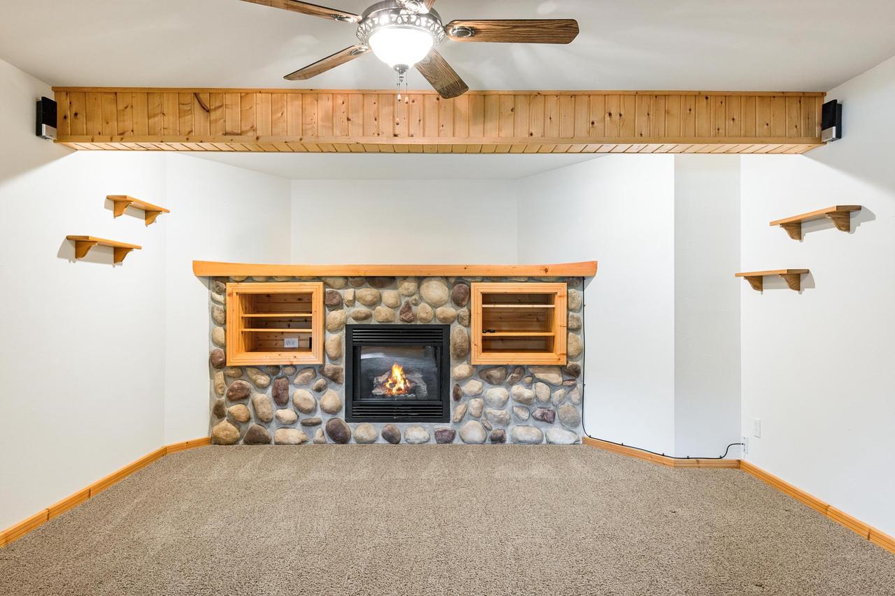 3075 W Grouse Road