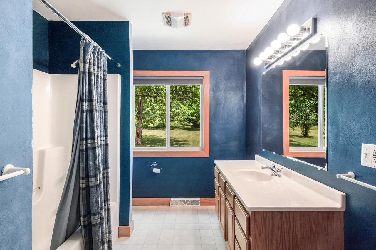 3075 W Grouse Road