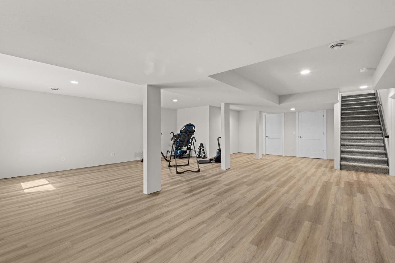 520 Village Lane