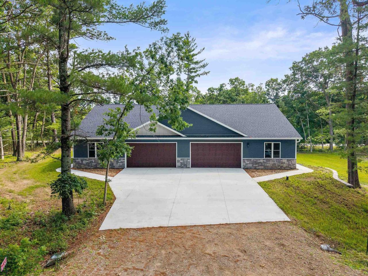 W6513 Woodhaven Circle