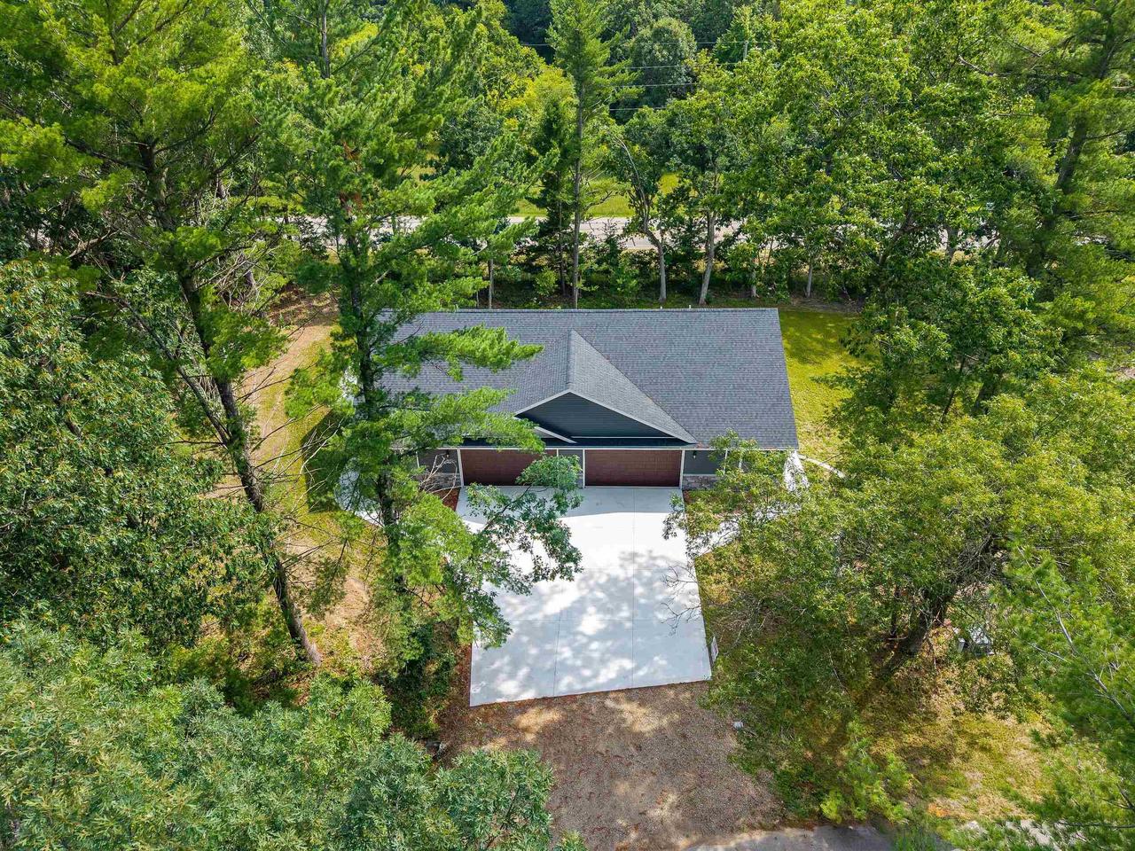 W6513 Woodhaven Circle