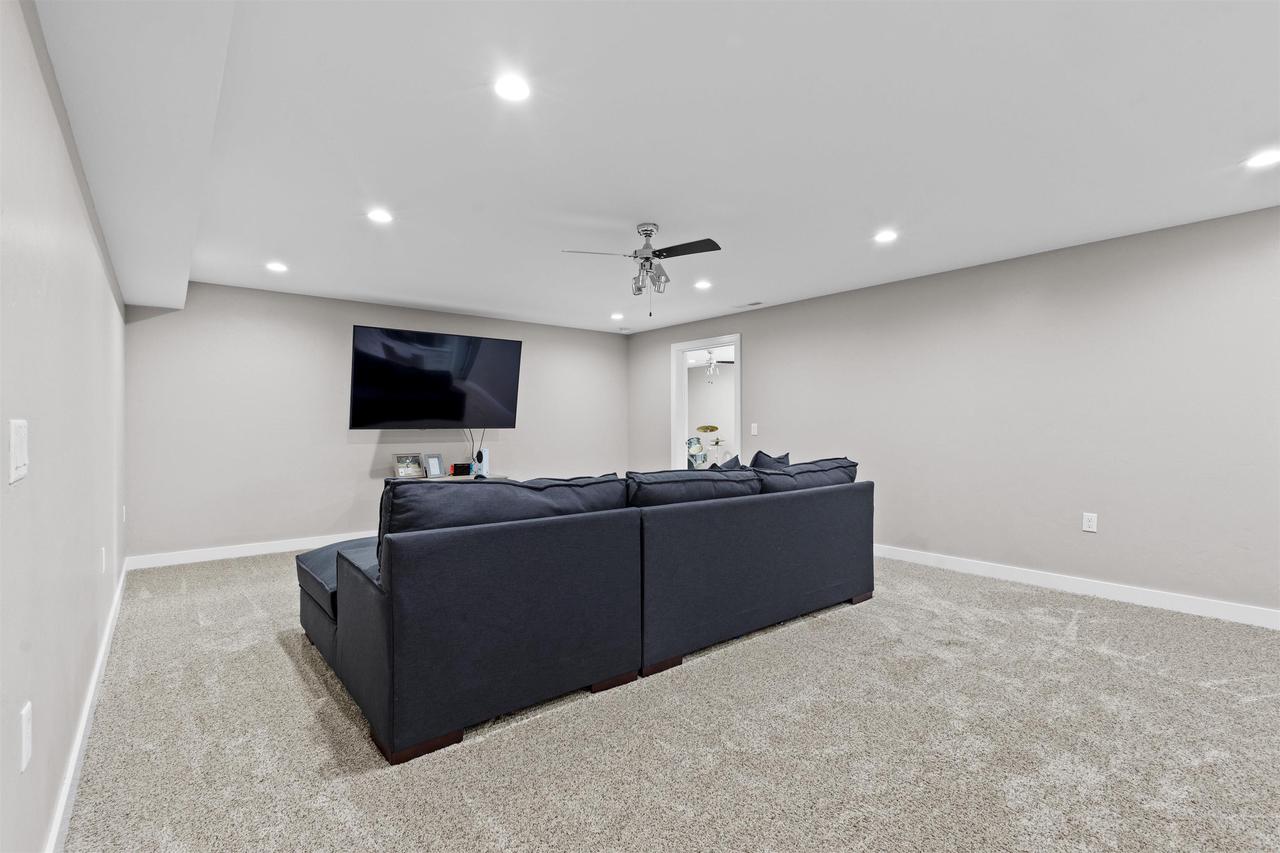 731 Chester Court 15