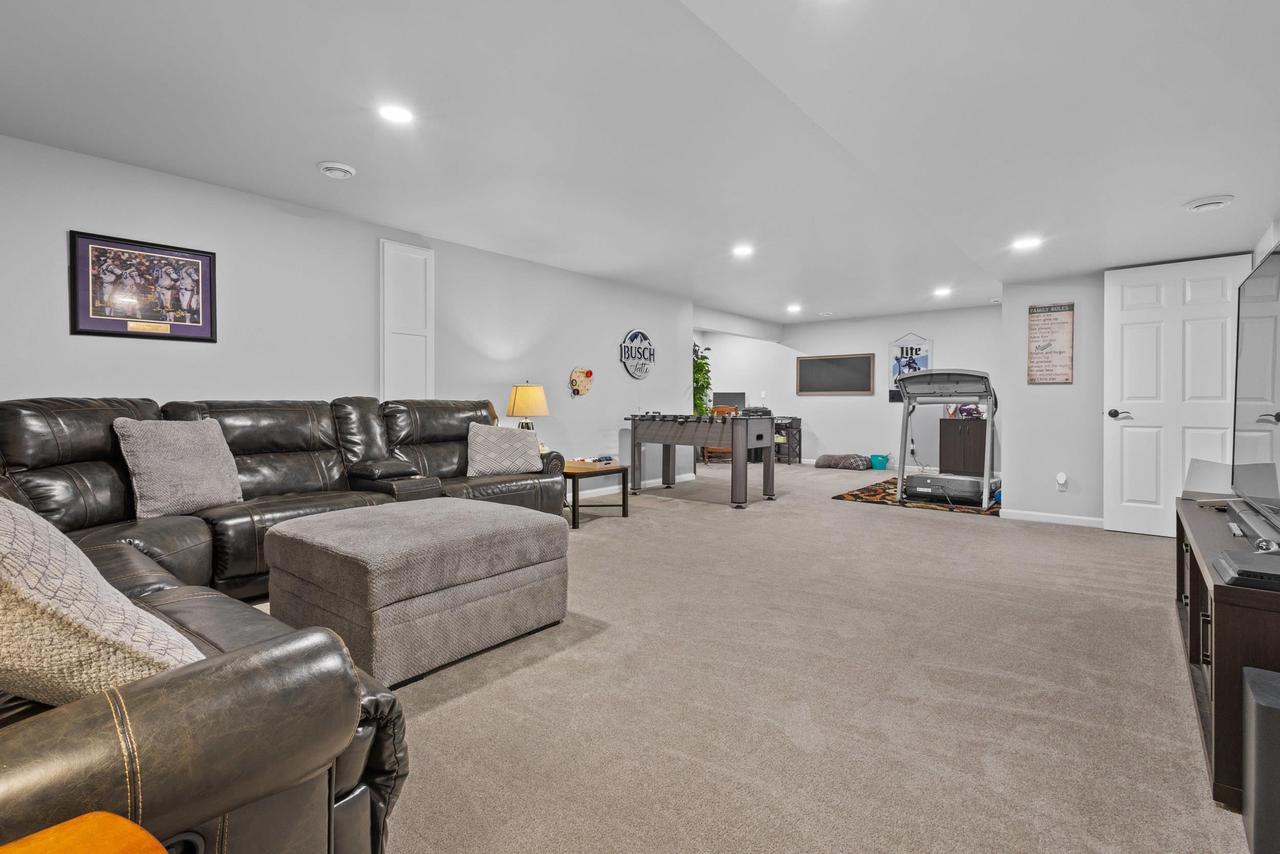 409 Village Lane