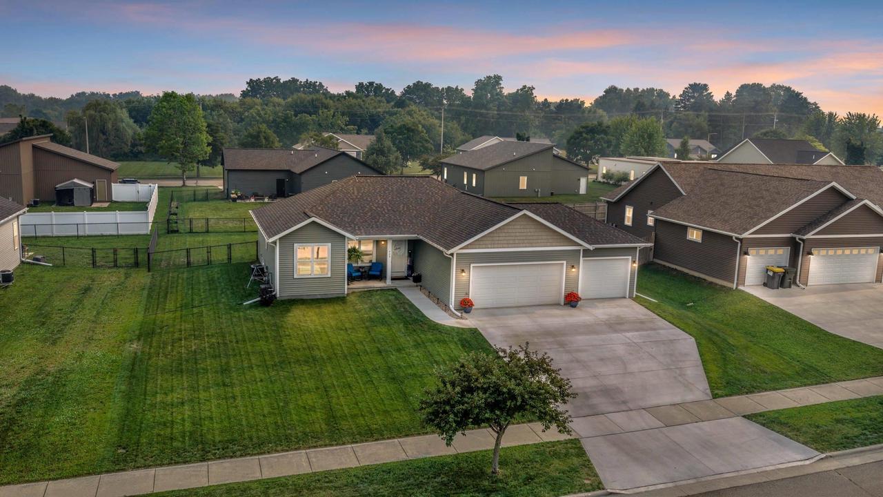 409 Village Lane