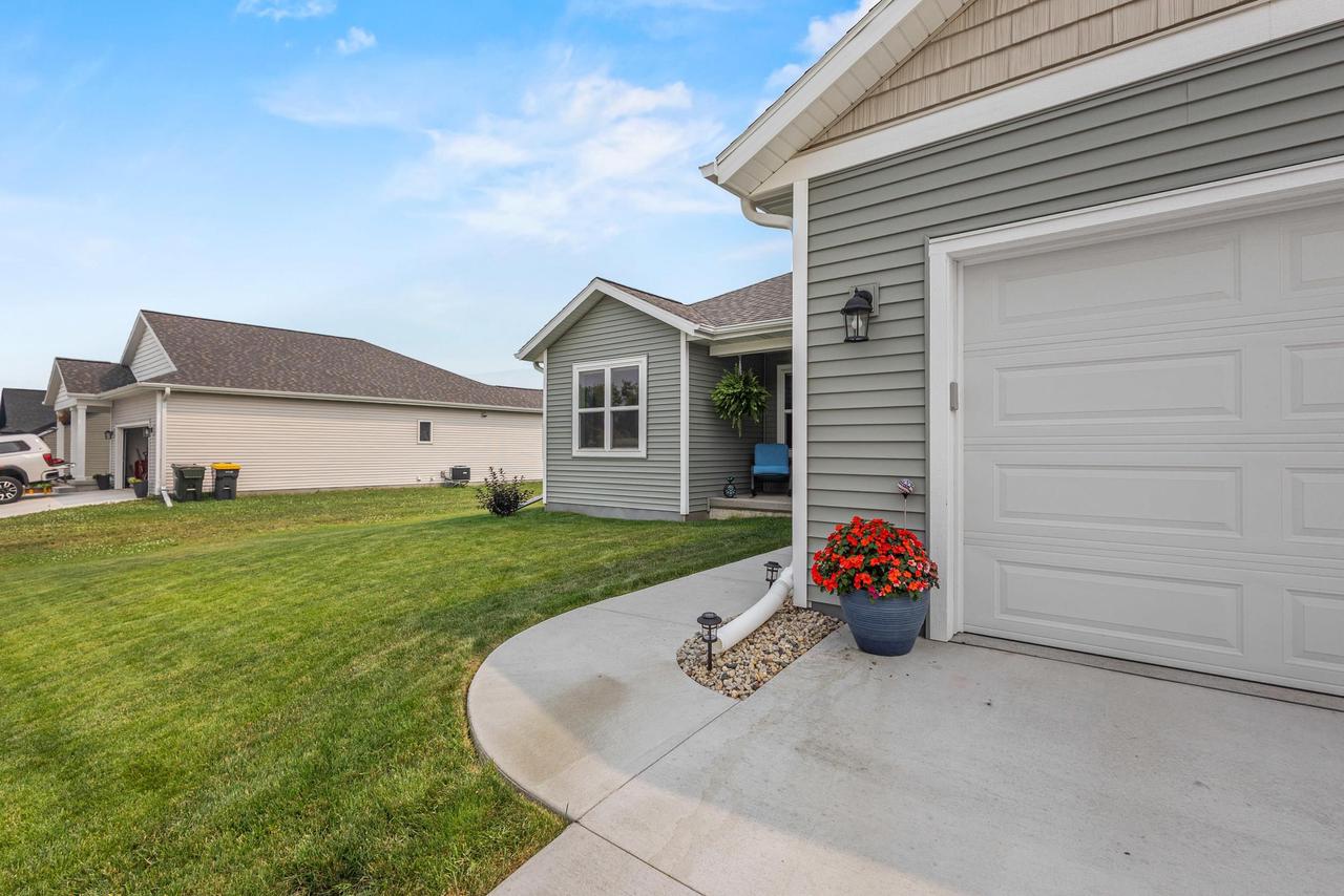 409 Village Lane
