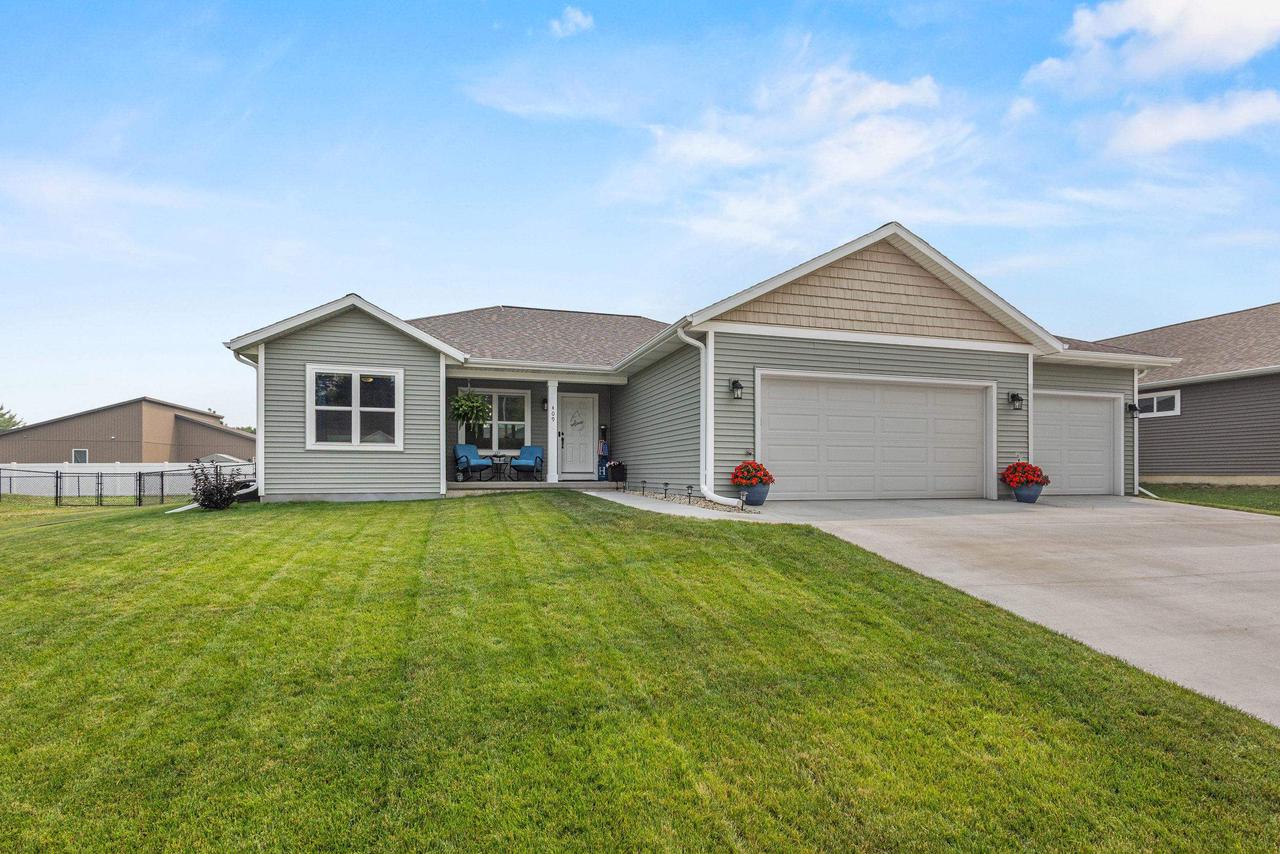 409 Village Lane