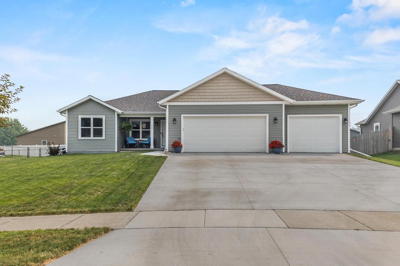 409 Village Lane