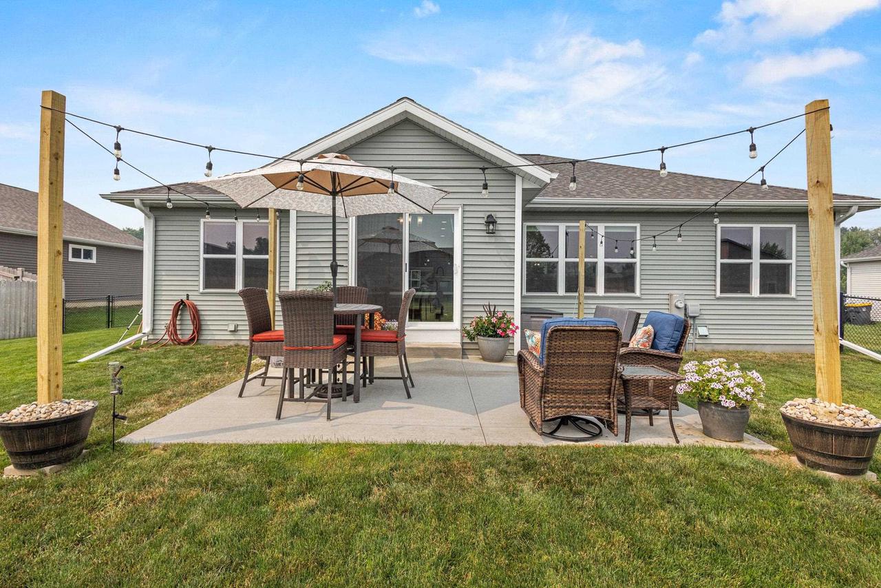 409 Village Lane