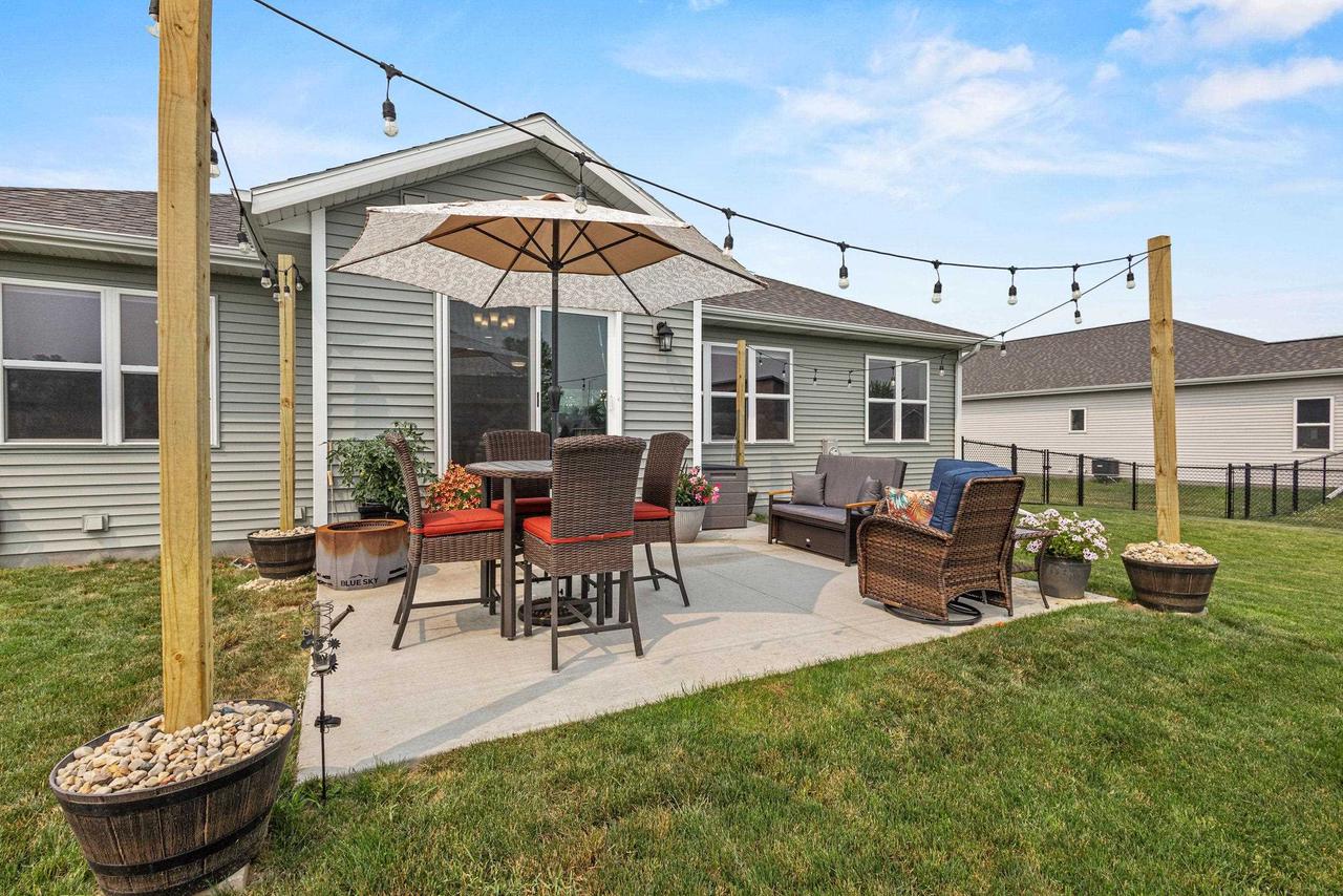 409 Village Lane