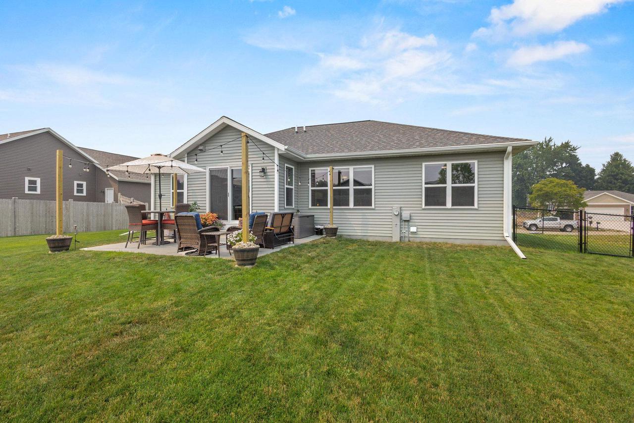 409 Village Lane