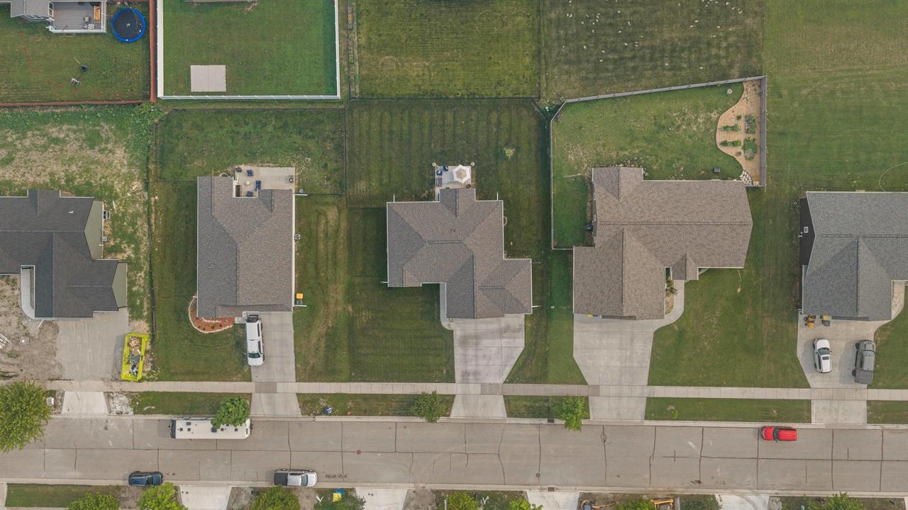 409 Village Lane
