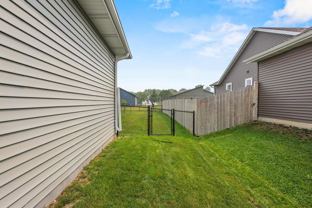 409 Village Lane