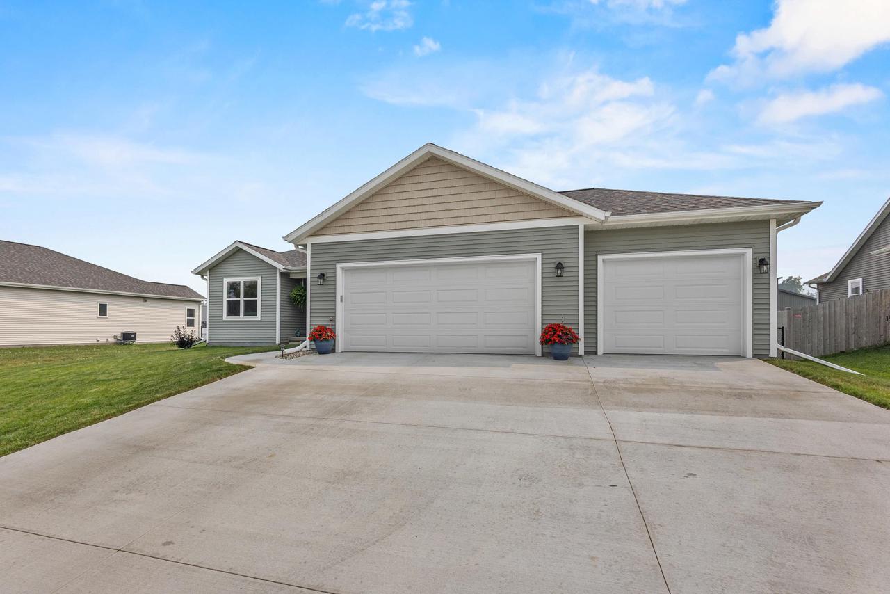 409 Village Lane