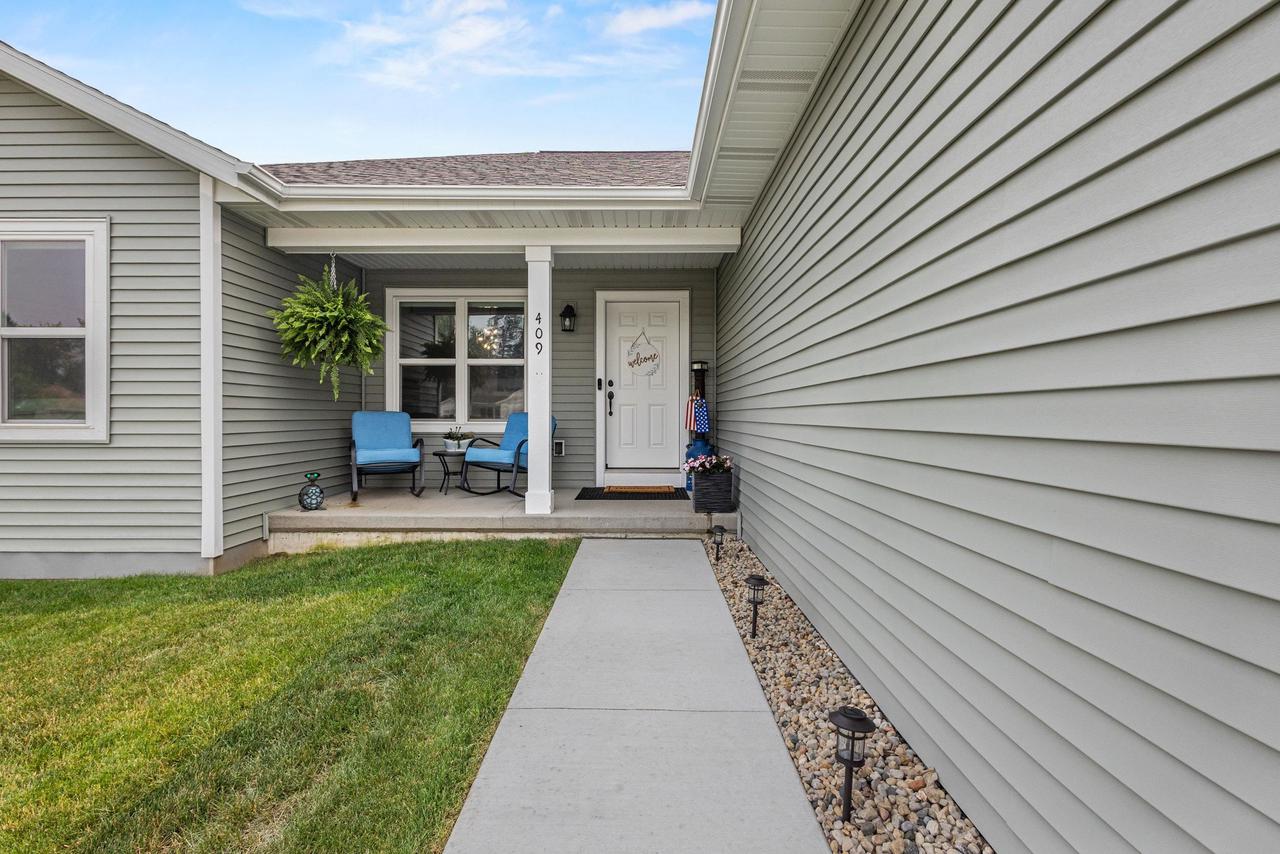 409 Village Lane
