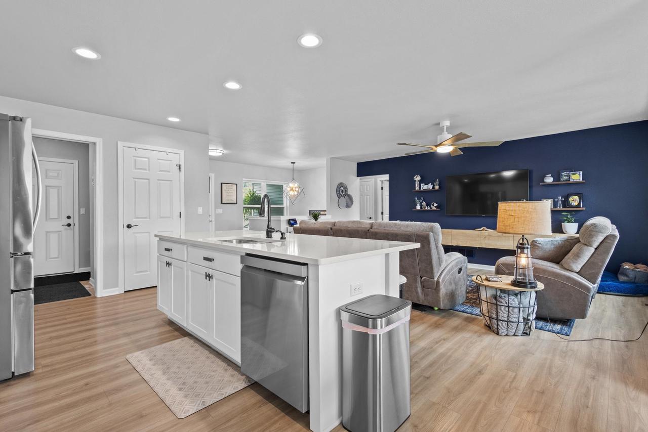 409 Village Lane