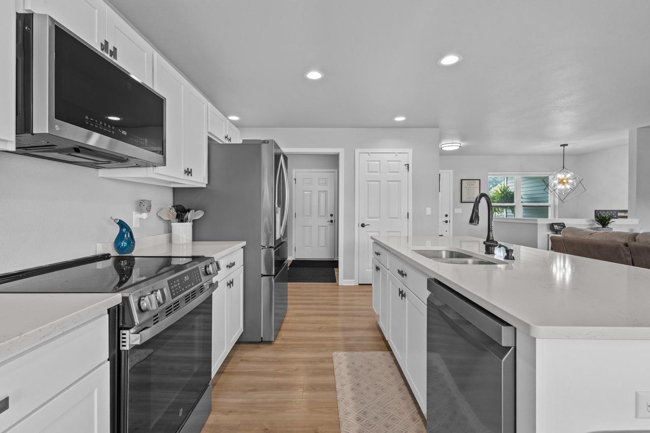 409 Village Lane