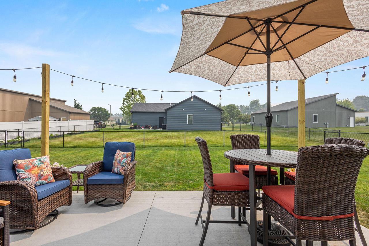 409 Village Lane