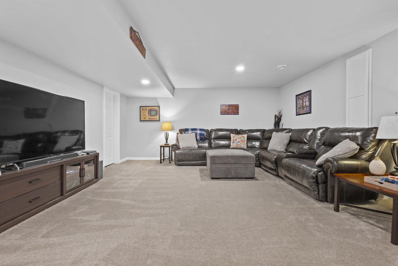 409 Village Lane