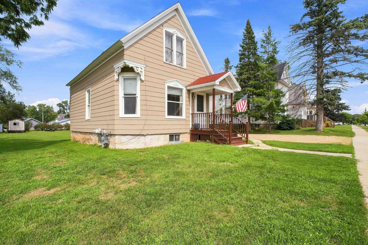 322 W Water Street