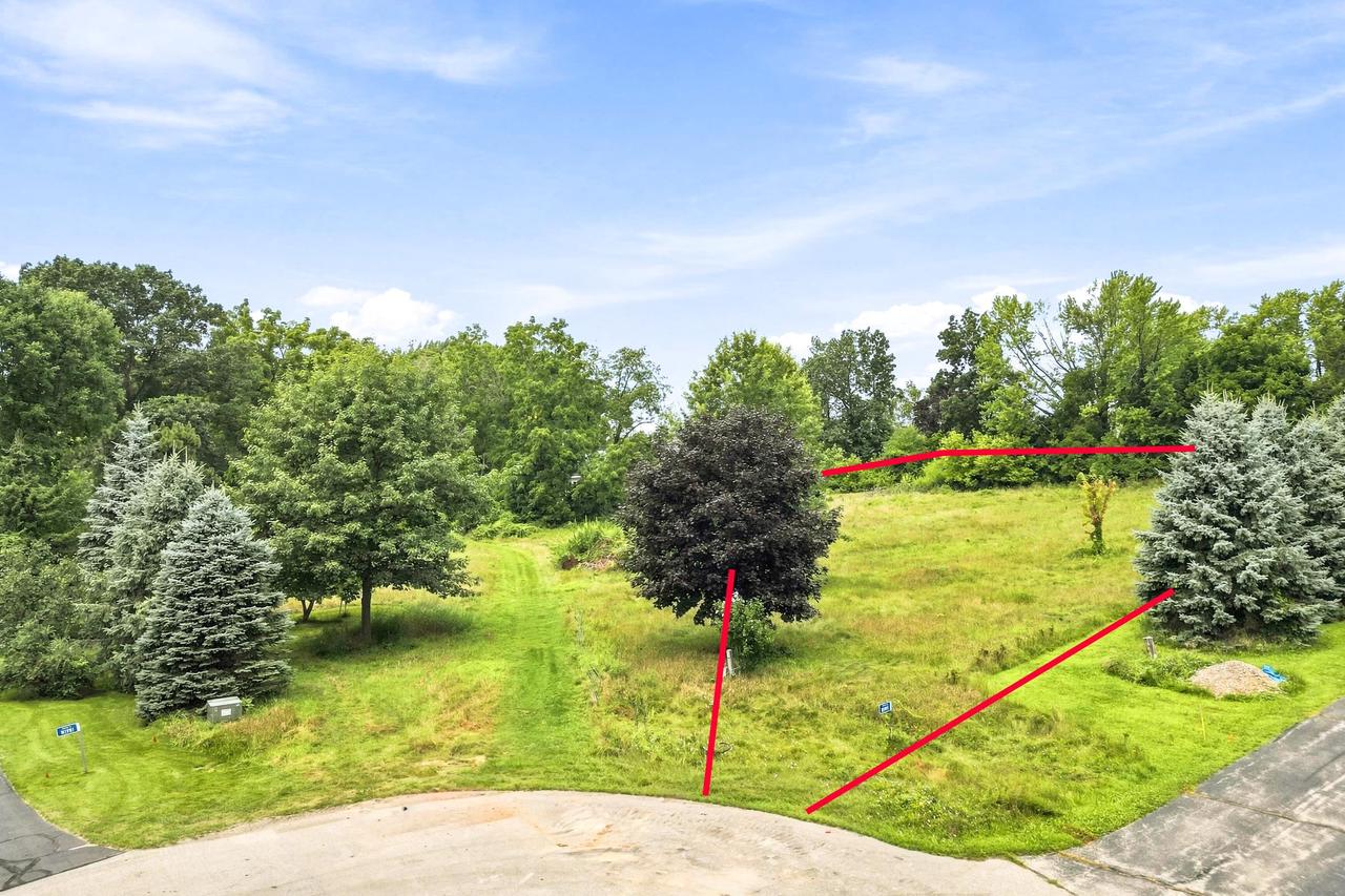 L32 Camelot Trace