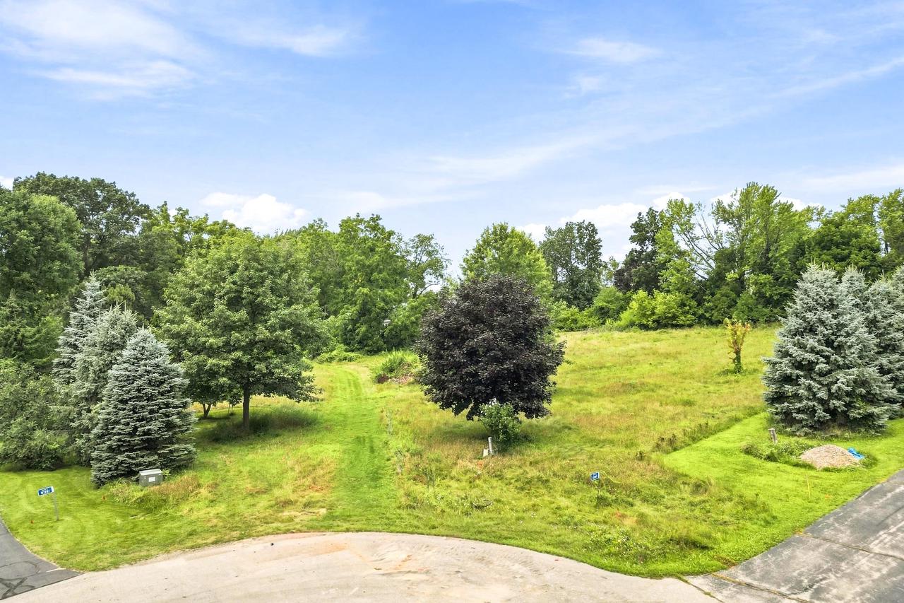 L32 Camelot Trace