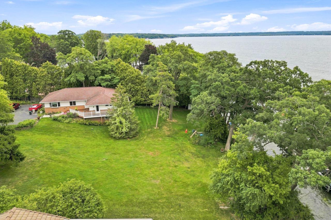 L32 Camelot Trace