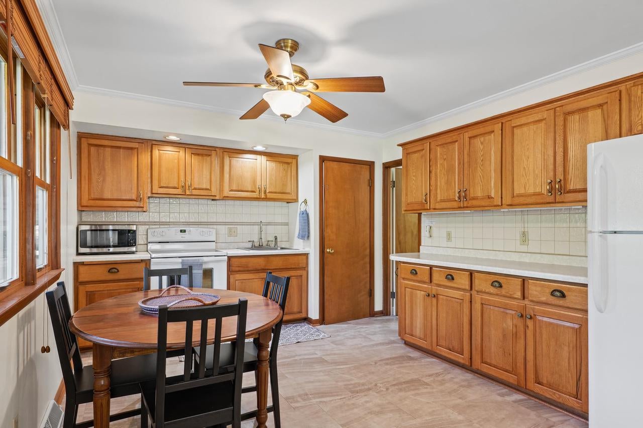W1147 Lillian Street