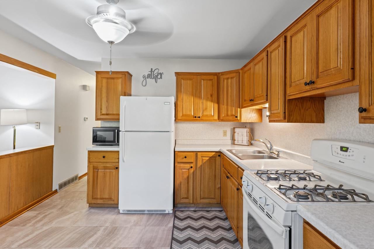 W1147 Lillian Street