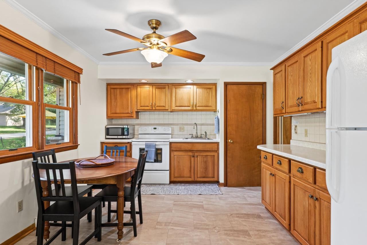W1147 Lillian Street