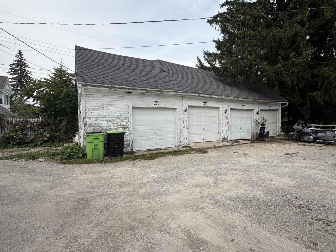 307/327 E Main Street