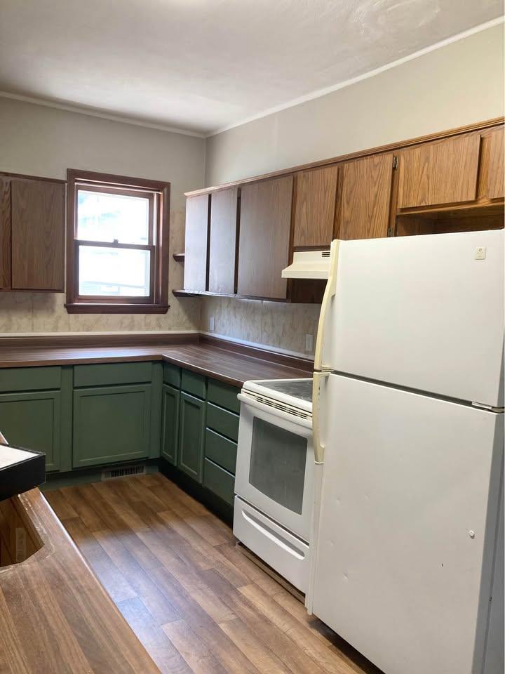 307/327 E Main Street