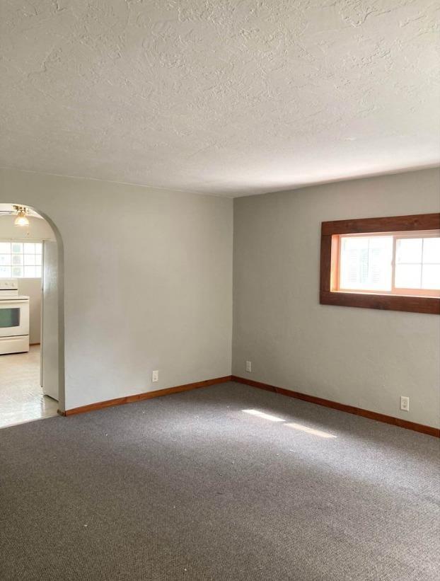 307/327 E Main Street