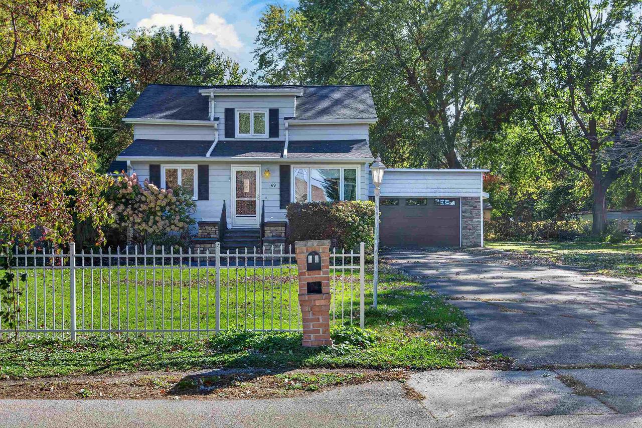 69 Stoney Beach Road Oshkosh WI