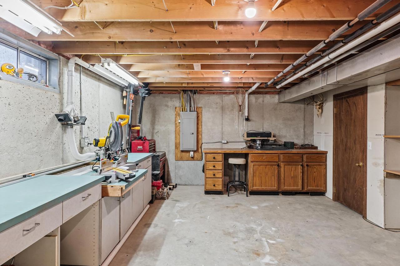 656 Hilltop Lane