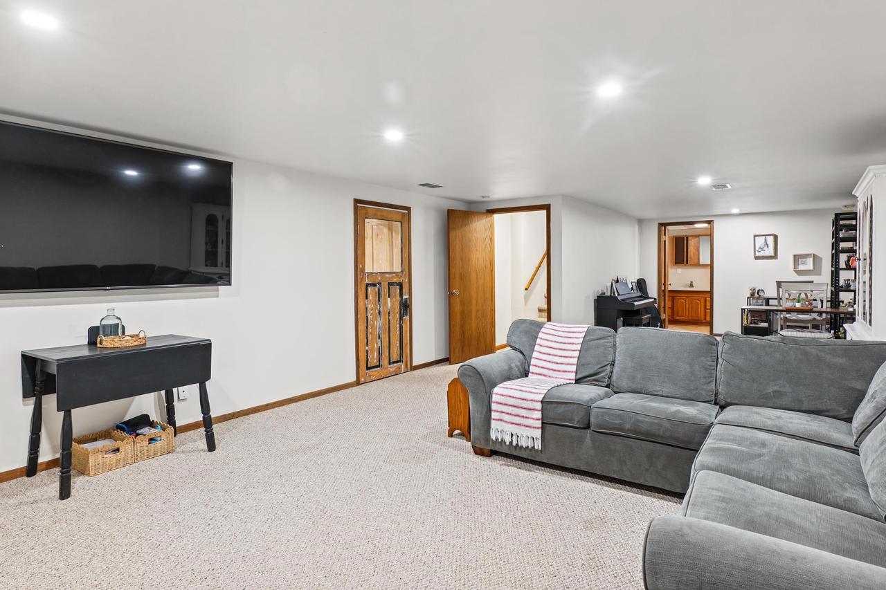 656 Hilltop Lane